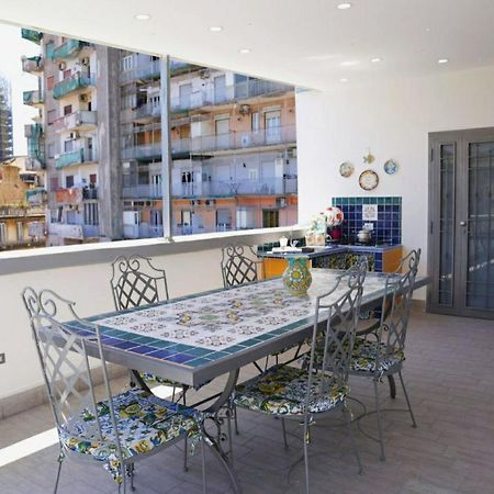 Apartamento La Dukesca Chic Nápoles Exterior foto
